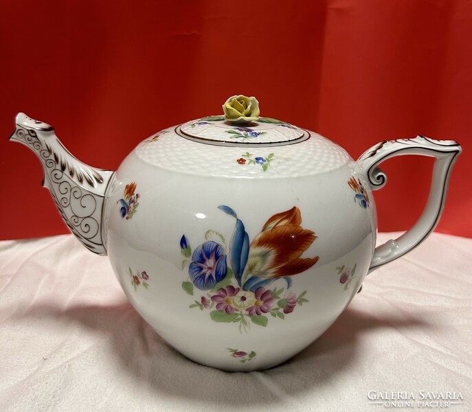 Flower-patterned Herend teapot with rose tongs