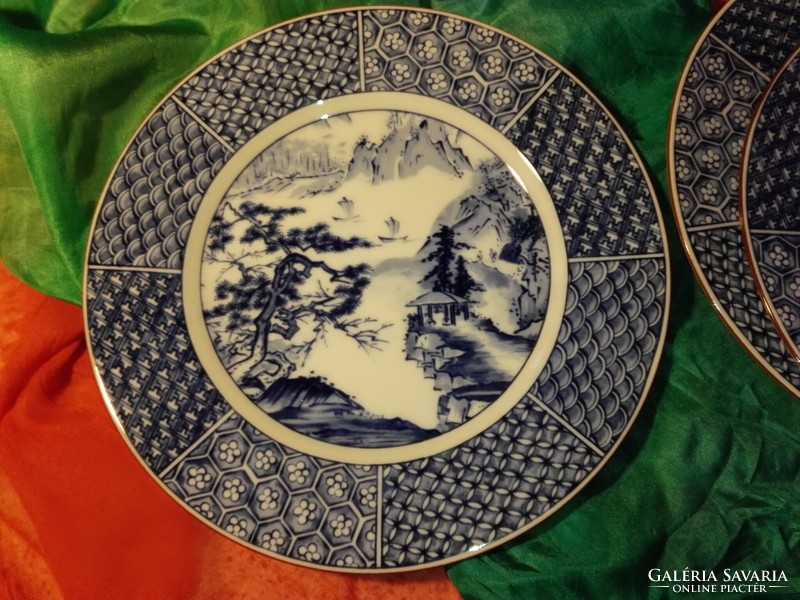 Beautiful porcelain cake plate....Oriental.