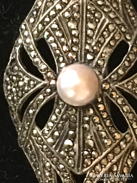 Silver badge with marked import mark after 1937 with marcasite and pearls