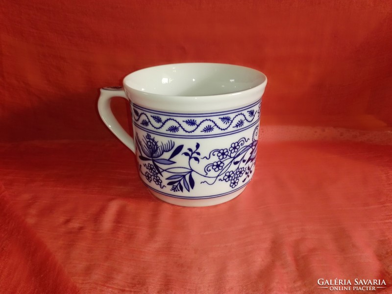 New, onion-patterned porcelain mug, cup....6 Dl. .