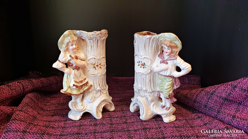 2 db. antik, porcelán, figurális váza. Lány és fiú figura. 13 cm. magasak.