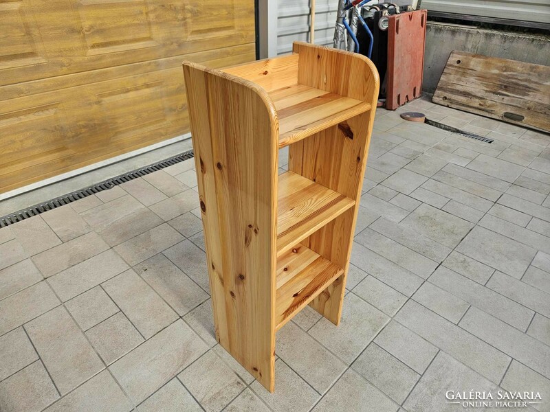 A claudia pine shelf for sale. Rs furniture furniture is in good condition, completely made of pine.
