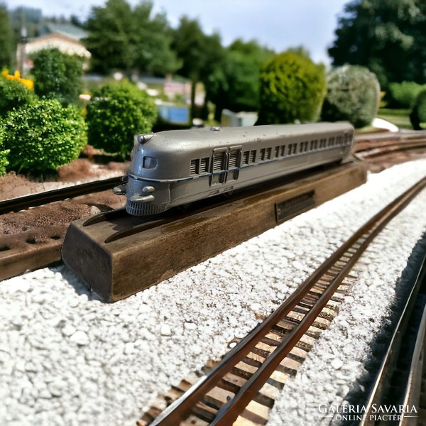 Ganz-mávag locomotive railway model/maquette on a wooden base