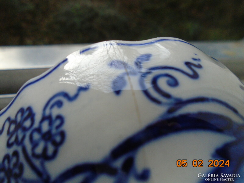 19 sz kézzel festett Meisseni hagyma mintás csésze RITKA csavart fogóval,hullámos peremmel
