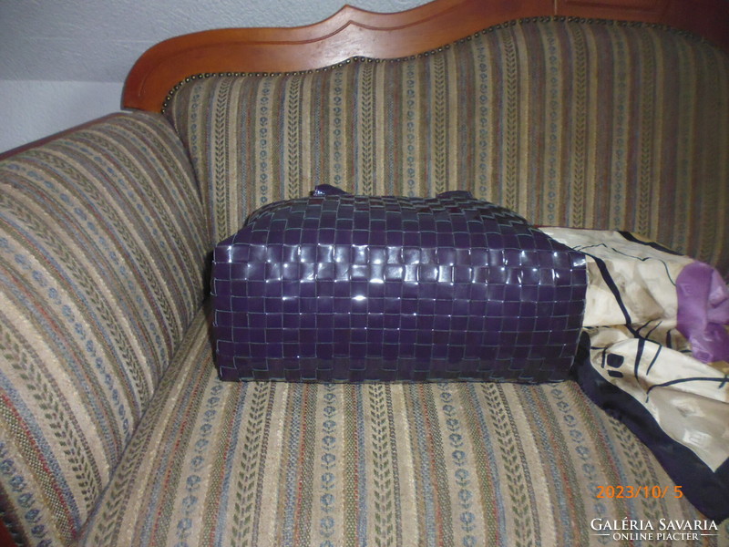 Bree .. Women's aubergine leather bag ..