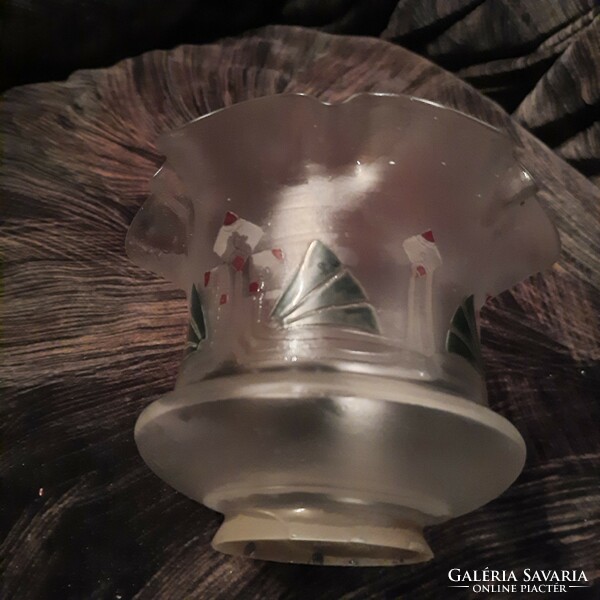 Frilled opal glass shade for table lamp