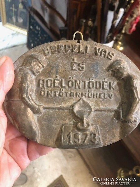 Csepel iron and steel foundry commemorative plaque made of iron. 16 cm.