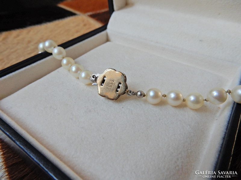 Genuine Akoya pearl string with 8K white and yellow gold clasp