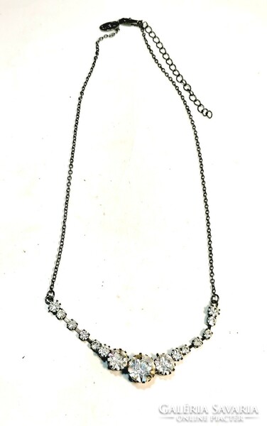 White rhinestone necklace (402)