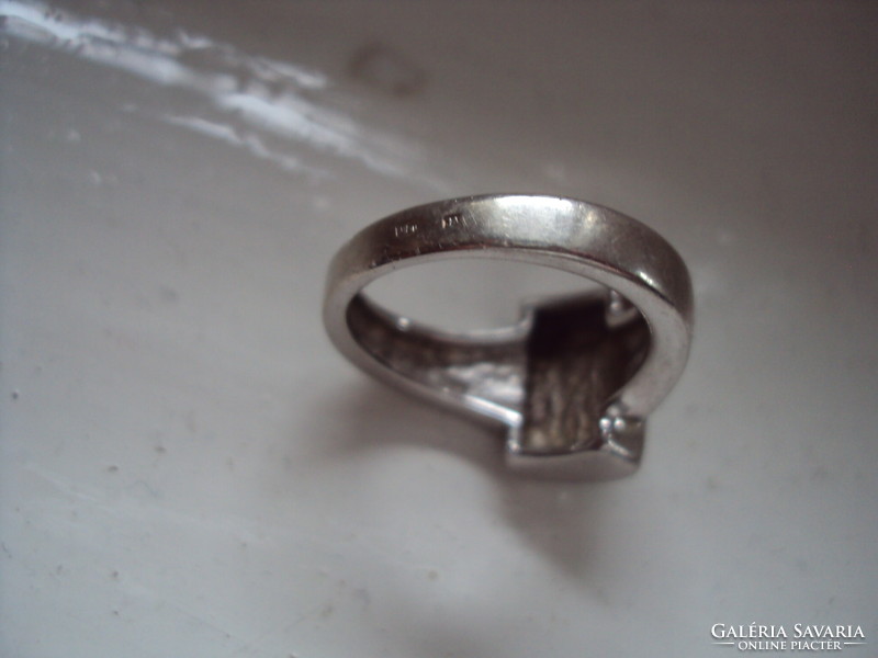 Ezüst gyűrű fehér opállal 17 mm  4,8 g!!
