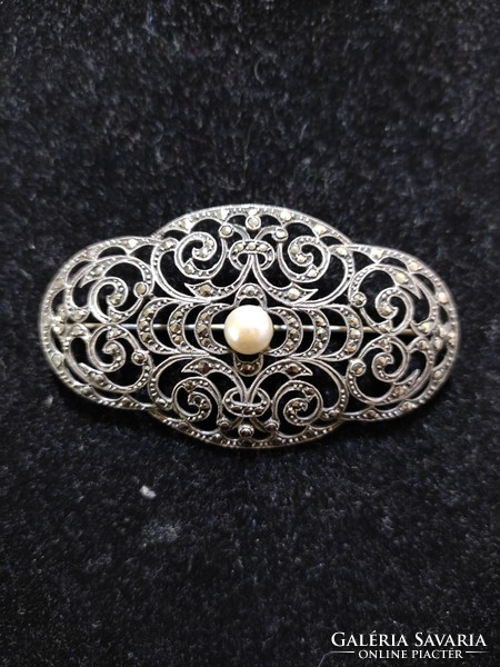 Art Nouveau silver brooch with marcasite and pearl