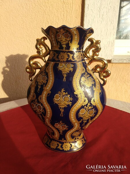Aranybrokátos,kobalt kék színű,Alt wien jellegű nagy váza,,30 cm,,teljesen ép,,minimál ár nélkül