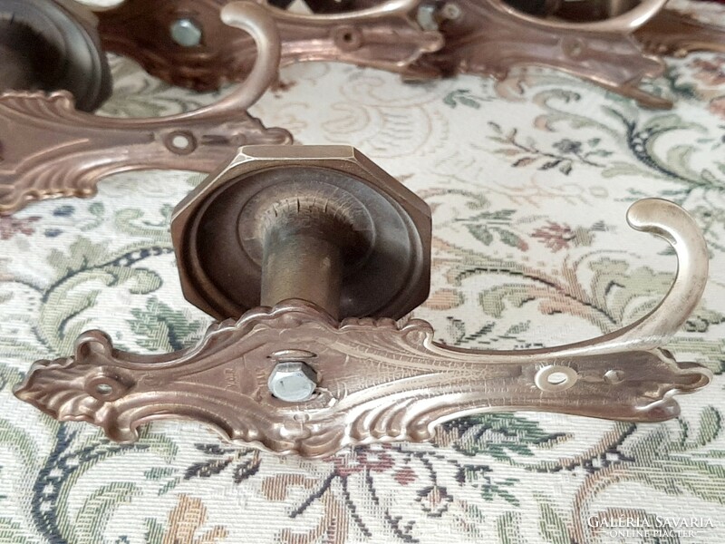 Barokk stílusú tömör kalaptartós antik réz fogas , akasztó 5 db egyben   , ruhatartó