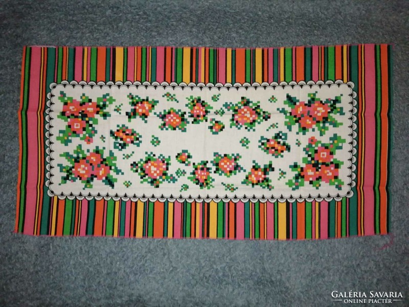 Retro linen tablecloth, never used! (A8)