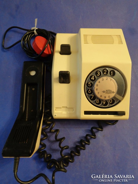 1985 Mechanical works dial telephone