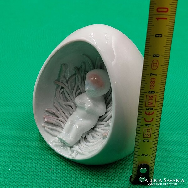 Extremely rare collector's figure of antónia aquincum aquazur child sitting in an egg