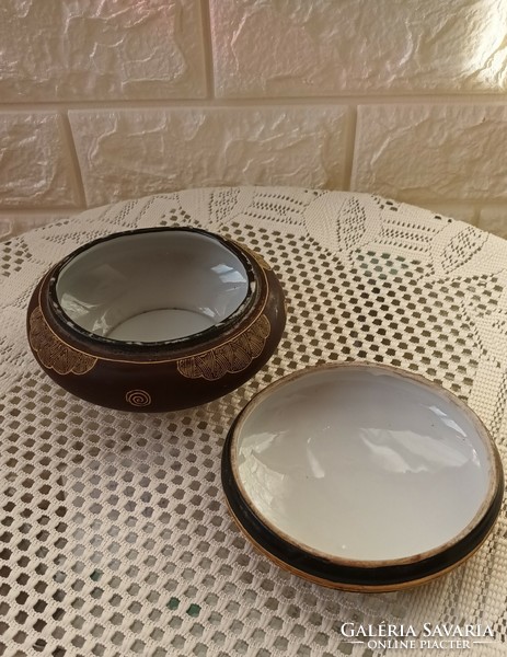Japanese porcelain gift box