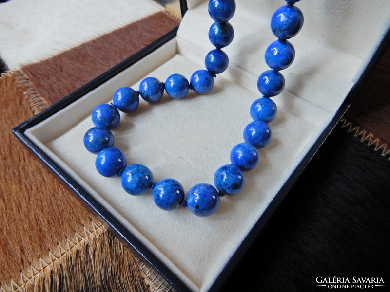 Régi, hosszú Lápisz Lazuli gyöngysor kínai aranyozott kapoccsal