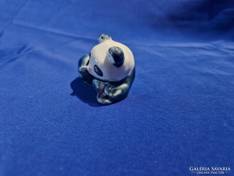 Orrát vakaró panda maci kínai porcelán