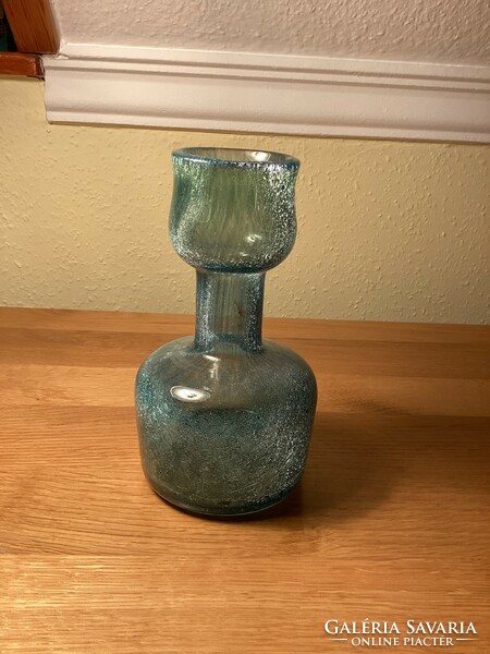 Karcagi berekfürdői fátyolüveg váza 18 cm.