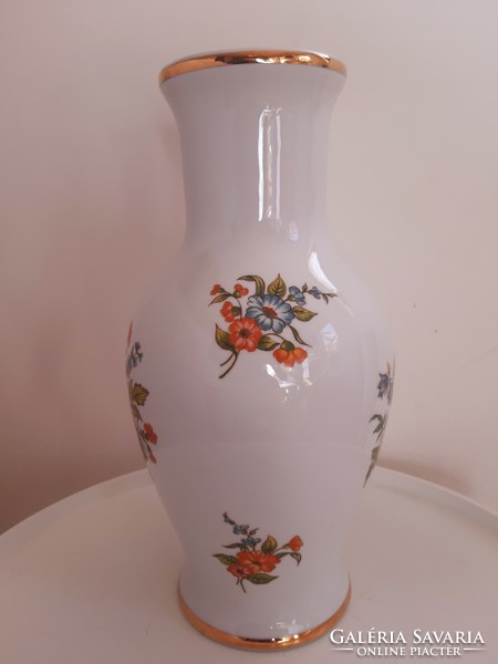 Large porcelain vase with Raven House flower pattern