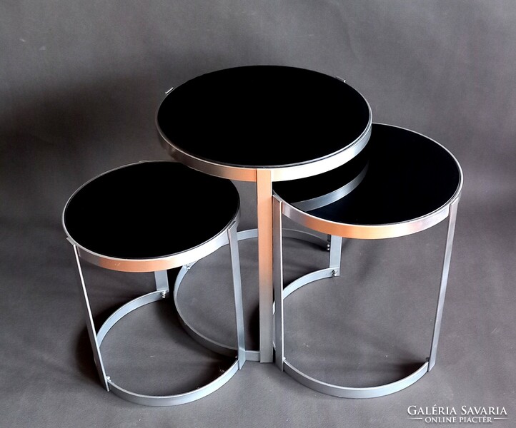 3 db fém- üveg lerakó asztal retro design. Alkudható!