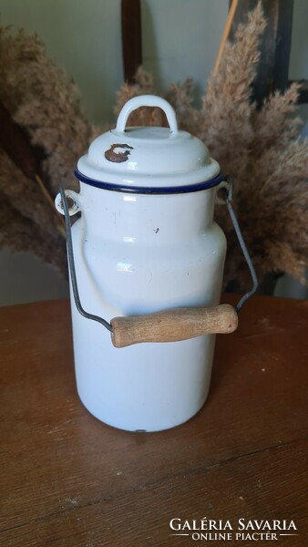 White enamel milk jug 1l