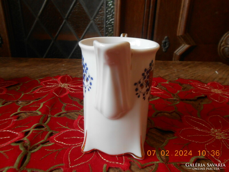 Milk spout designed by Duray Lilla from Hollóháza