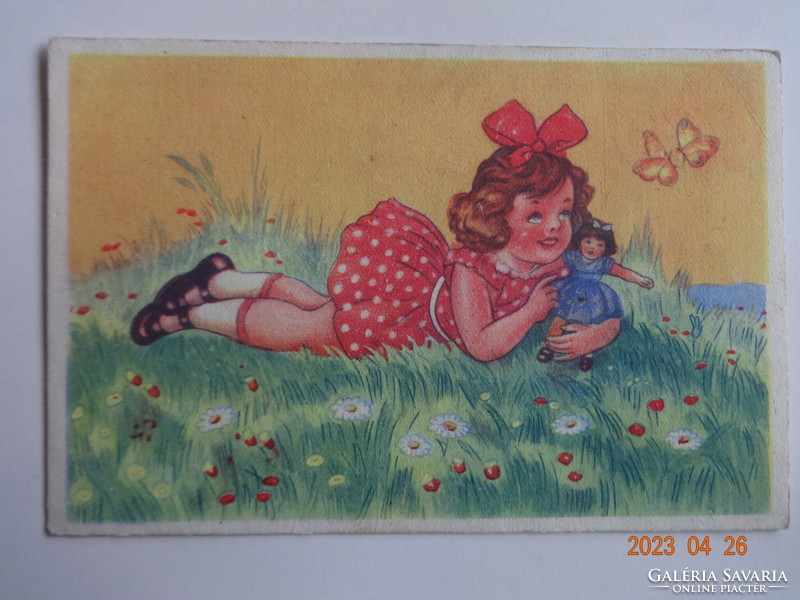Régi grafikus képeslap: fűben hasaló kislány babával -  Tury József rajz