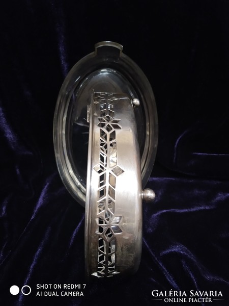Antik ezüst (800 Diana) szecessziós, ovális üvegbetétes kisebb kináló.