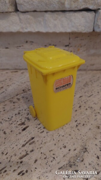 Yellow bin advertising carrier ssi schafer