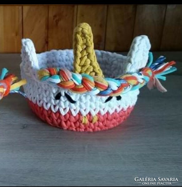 Crochet storage in the shape of a unicorn