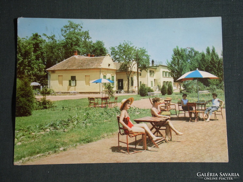 Képeslap, Balatonberény, KSZKBI üdülő, park részlet, üdülő hölgyekkel