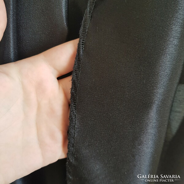 Új, egyedi készítésű fekete színű szatén sál, kendő, vállkendő, stóla