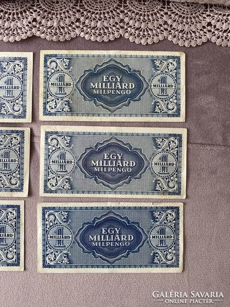 6 Banknotes of one billion milpengő 1946 in crisp, beautiful condition