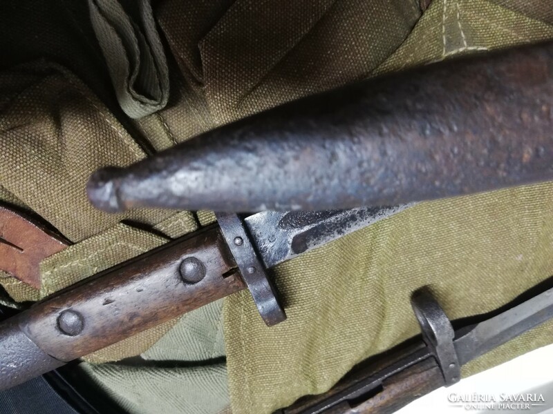 Military pack bayonet, cap