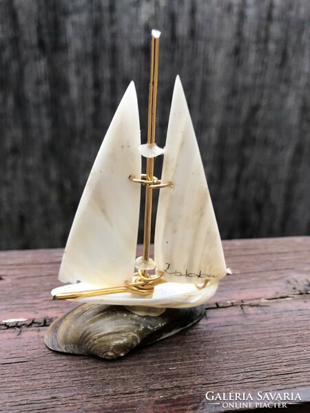 A Balaton souvenir from a sailing ship shell
