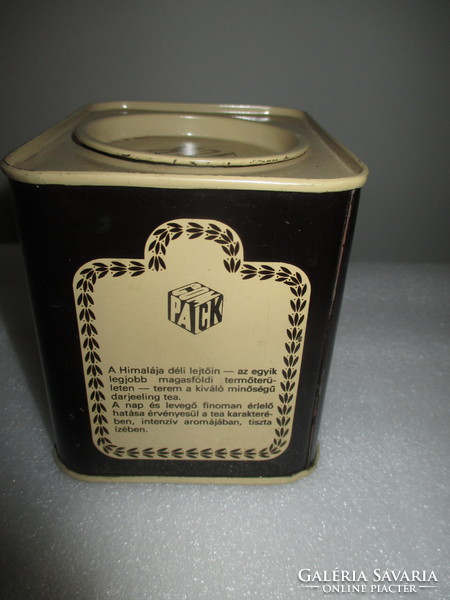 Compack metal tea box