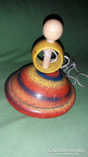 Antique painted wooden spinning snail to snail children's wooden toy according to the pictures