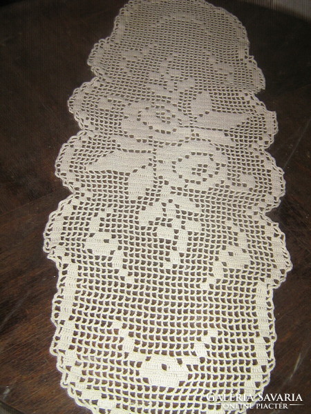 Beautiful ecru antique hand crocheted rose tablecloth runner