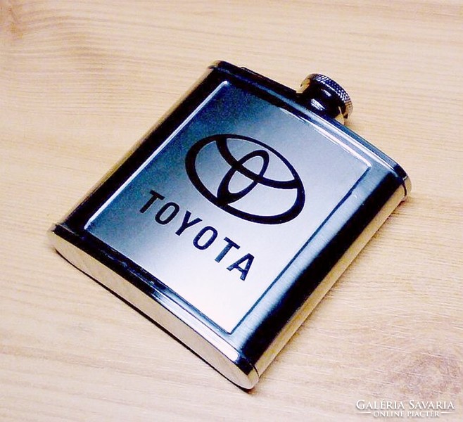 Italos flaska Toyota emblémával, Nagyszerű ajándék lehet