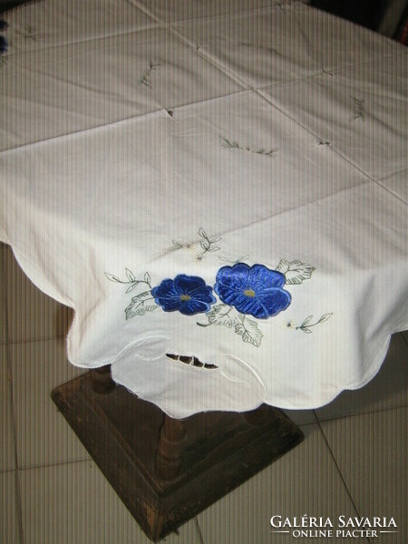 Beautiful blue appliqué flower pattern tablecloth