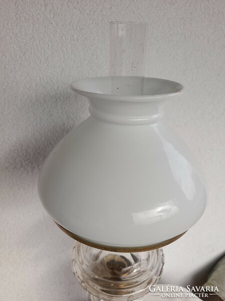 Biedermeyer porcelán és hántolt üveg antik asztali petróleumlámpa, erdetileg repceolaj, muzeális!