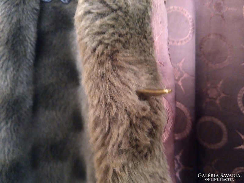 Vintage KARA márkájú női műszőrme bunda