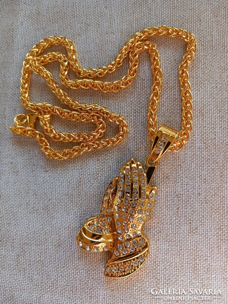 18 Kt. Gold-plated praying hand pendant necklace