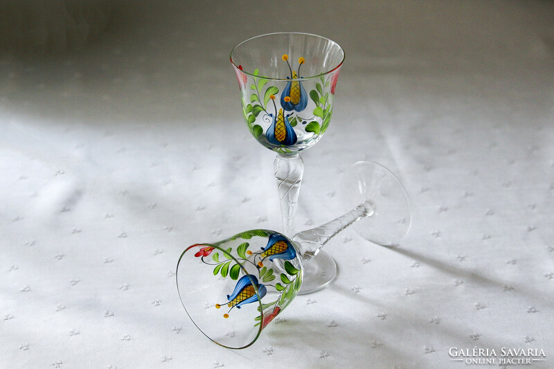 Set of hand-painted, graceful, stemmed liqueur glasses (price/6 pieces)