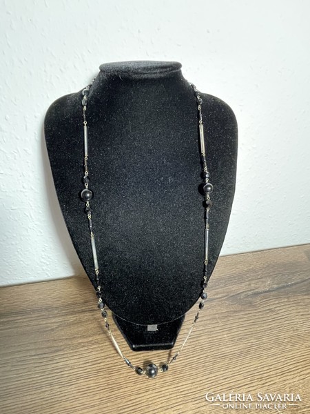Art deco black wand necklace, which is extremely rare due to its flawless condition