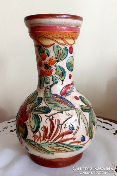 Beautiful Italian Deruta ceramic vase. 20 Cm