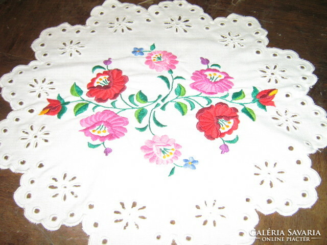 Oval tablecloth with cute Kalocsa embroidered hole embroidery