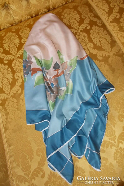Large hand-painted scarf, shoulder scarf. 103X105 cm